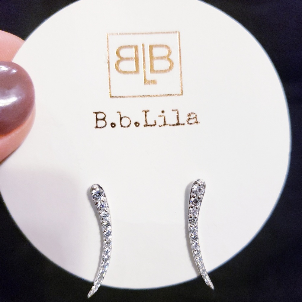 NWT! B.B. Lila gorgeous earrings